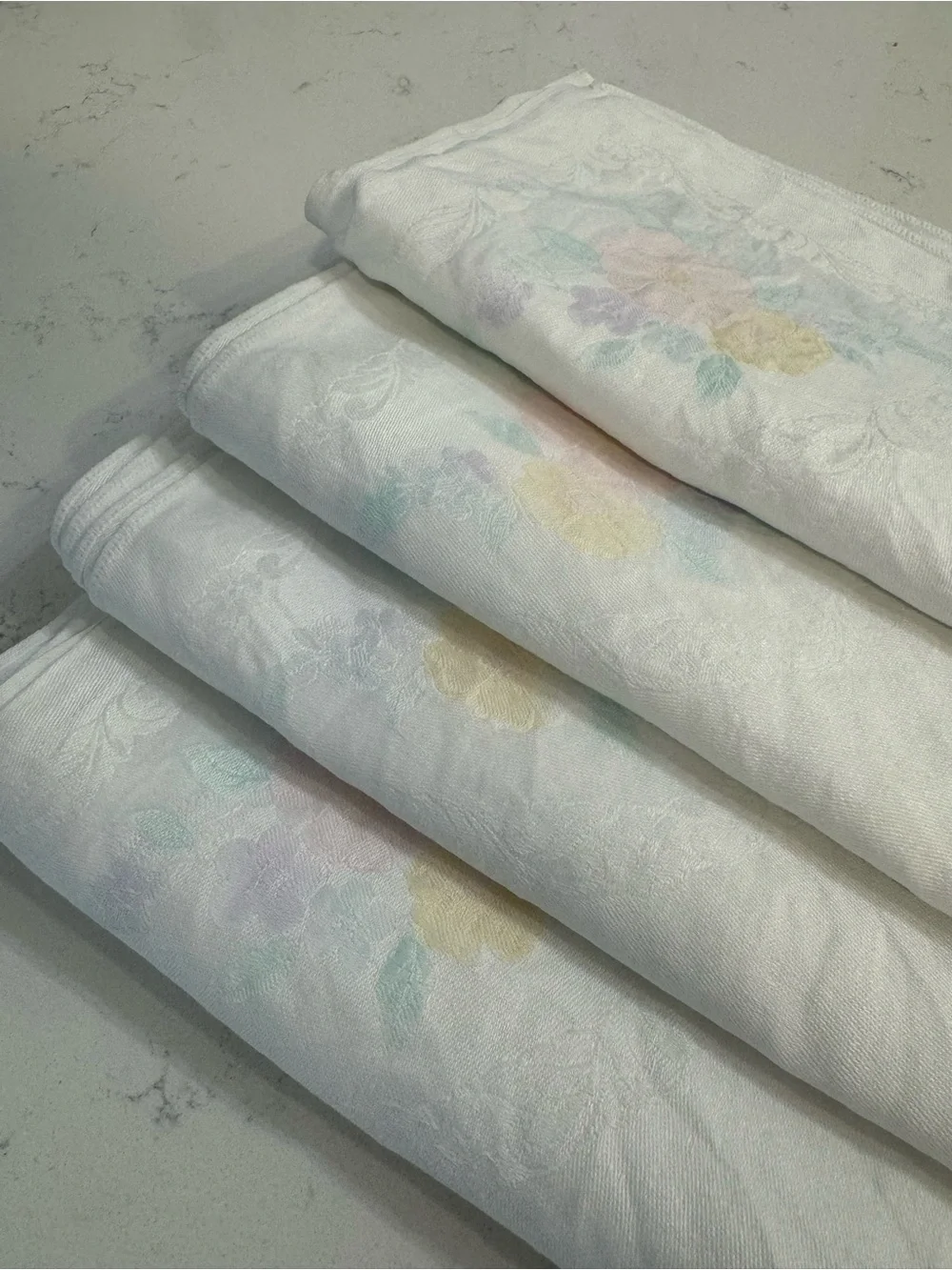 Vintage  set off 4 ~ Irish Linen White   Damask   Napkins